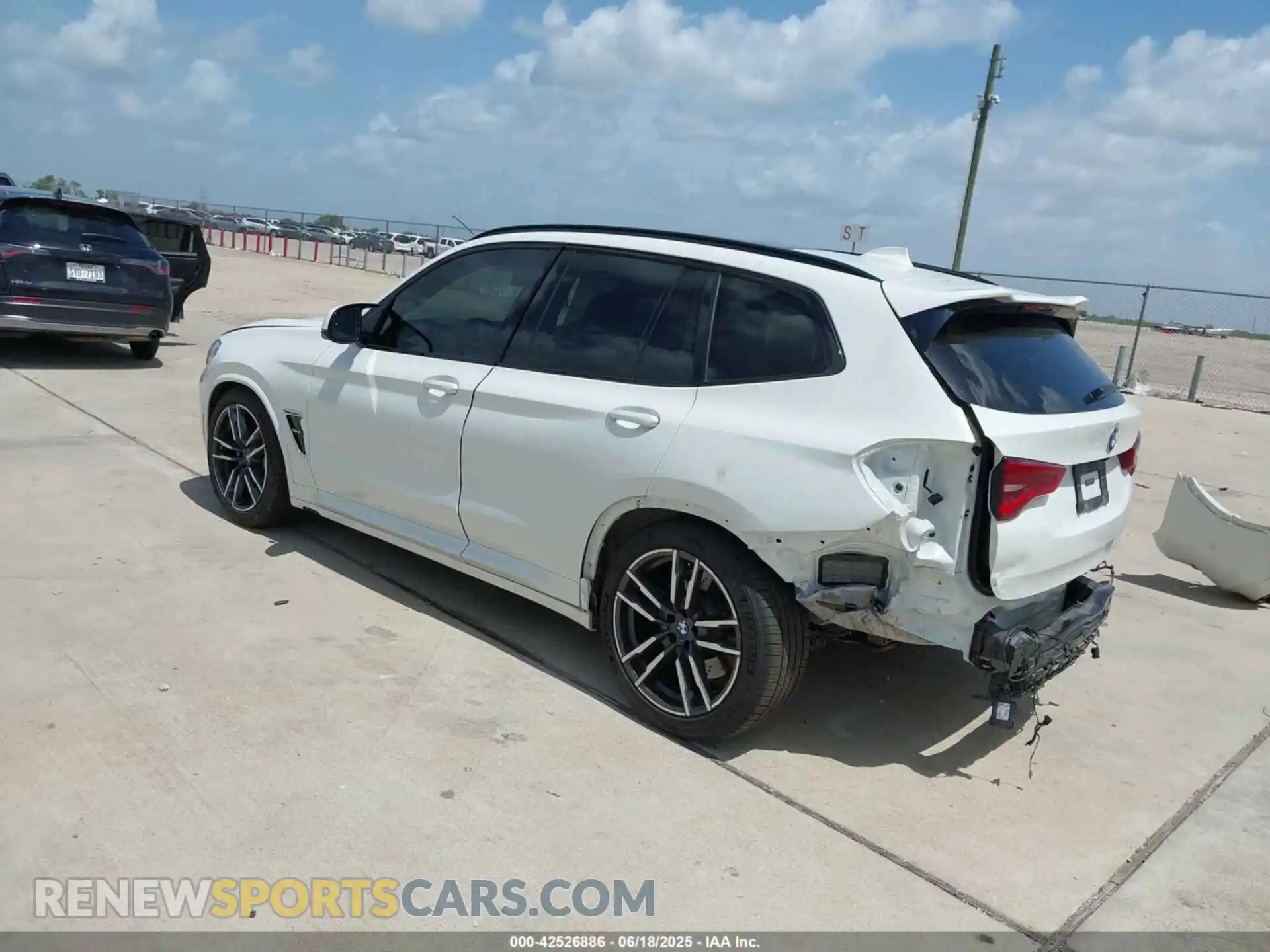 3 Фотография поврежденного автомобиля 5YMTS0C05L9C87865 BMW X3 M 2020
