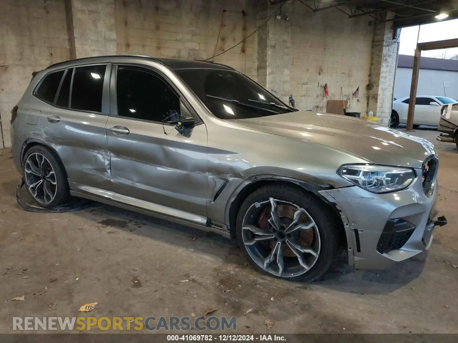 1 Photograph of a damaged car 5YMTS0C06LLT10215 BMW X3 M 2020
