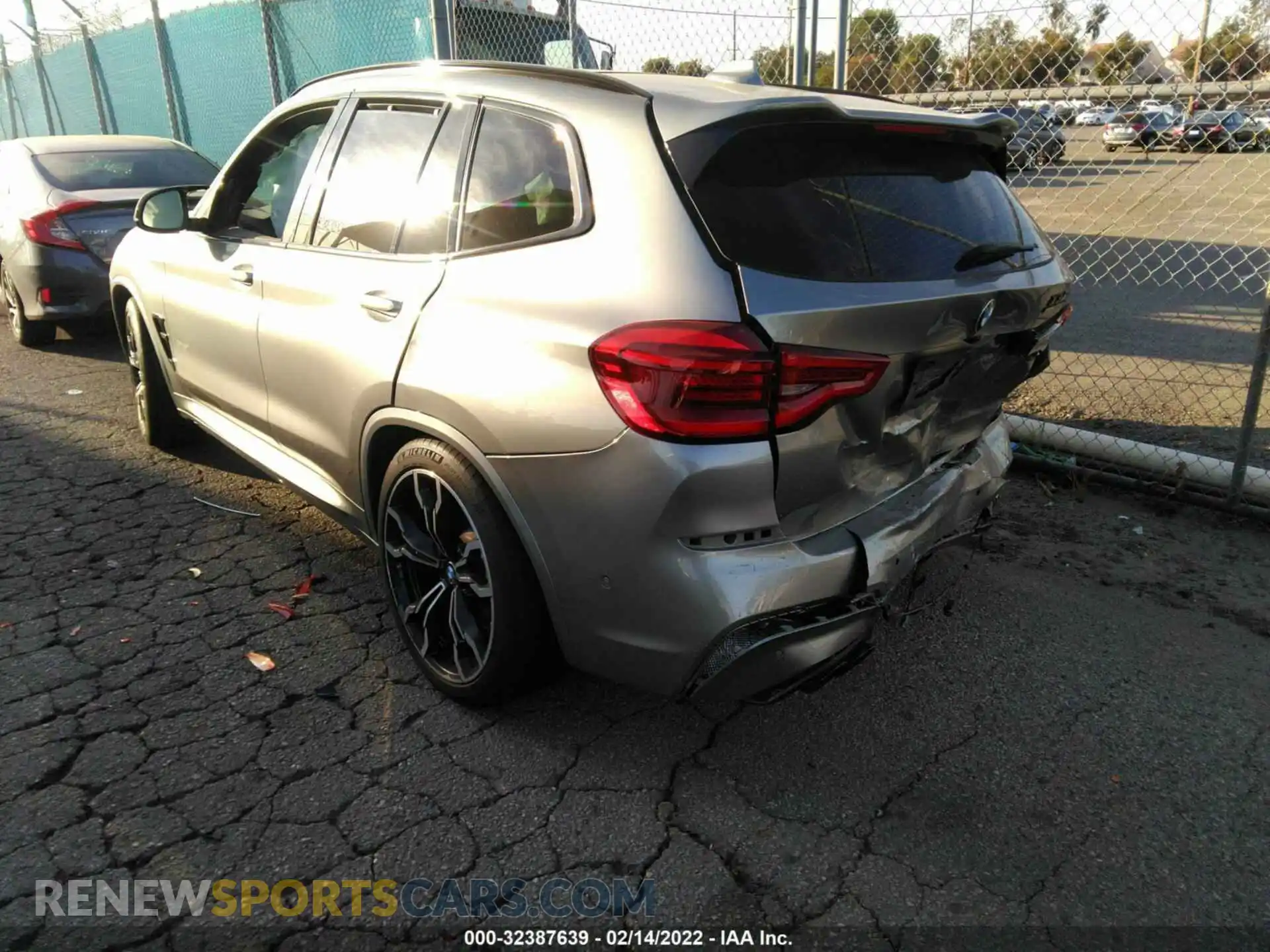 3 Photograph of a damaged car 5YMTS0C08L9B04300 BMW X3 M 2020