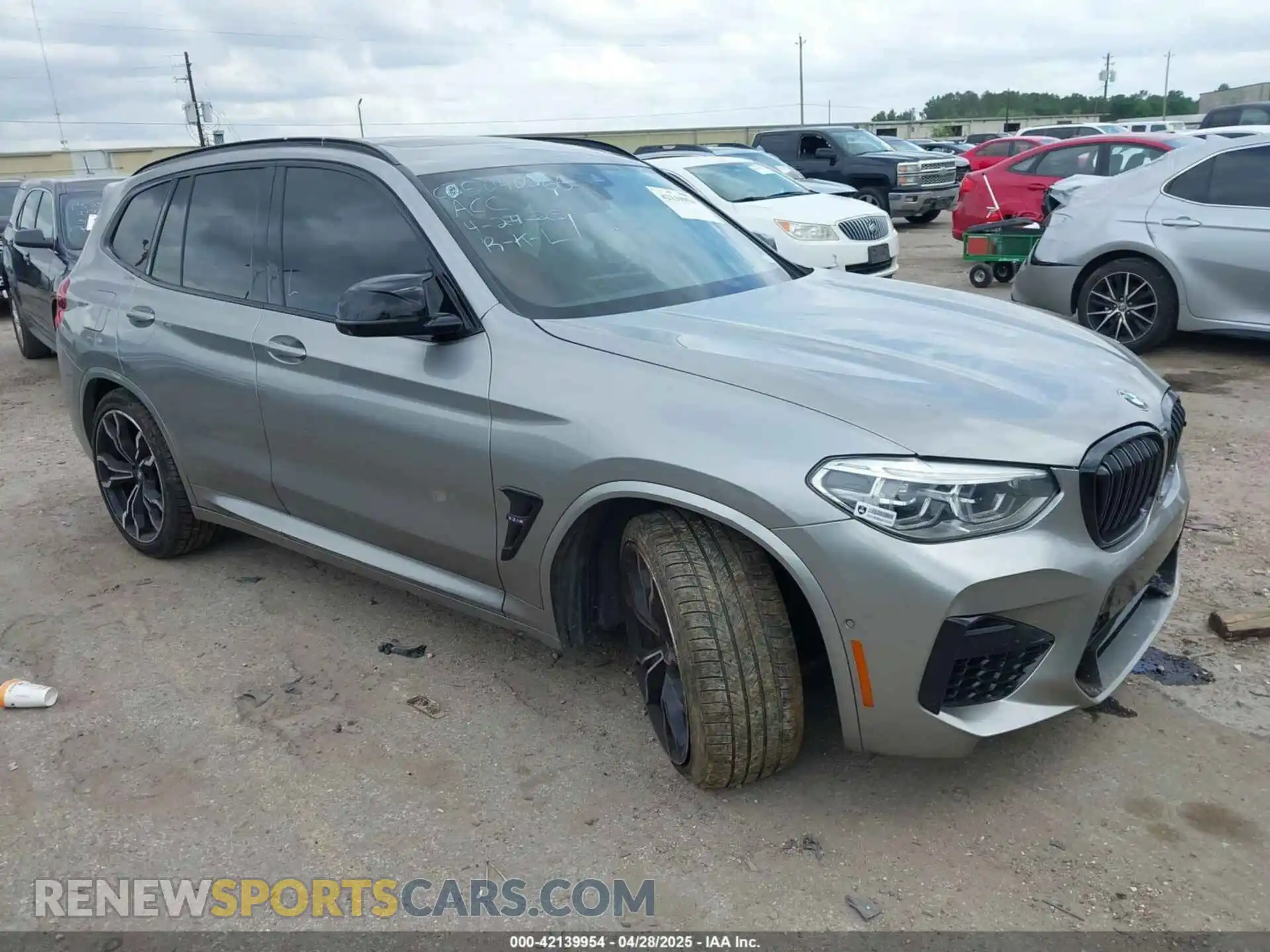 1 Photograph of a damaged car 5YMTS0C08L9B36986 BMW X3 M 2020