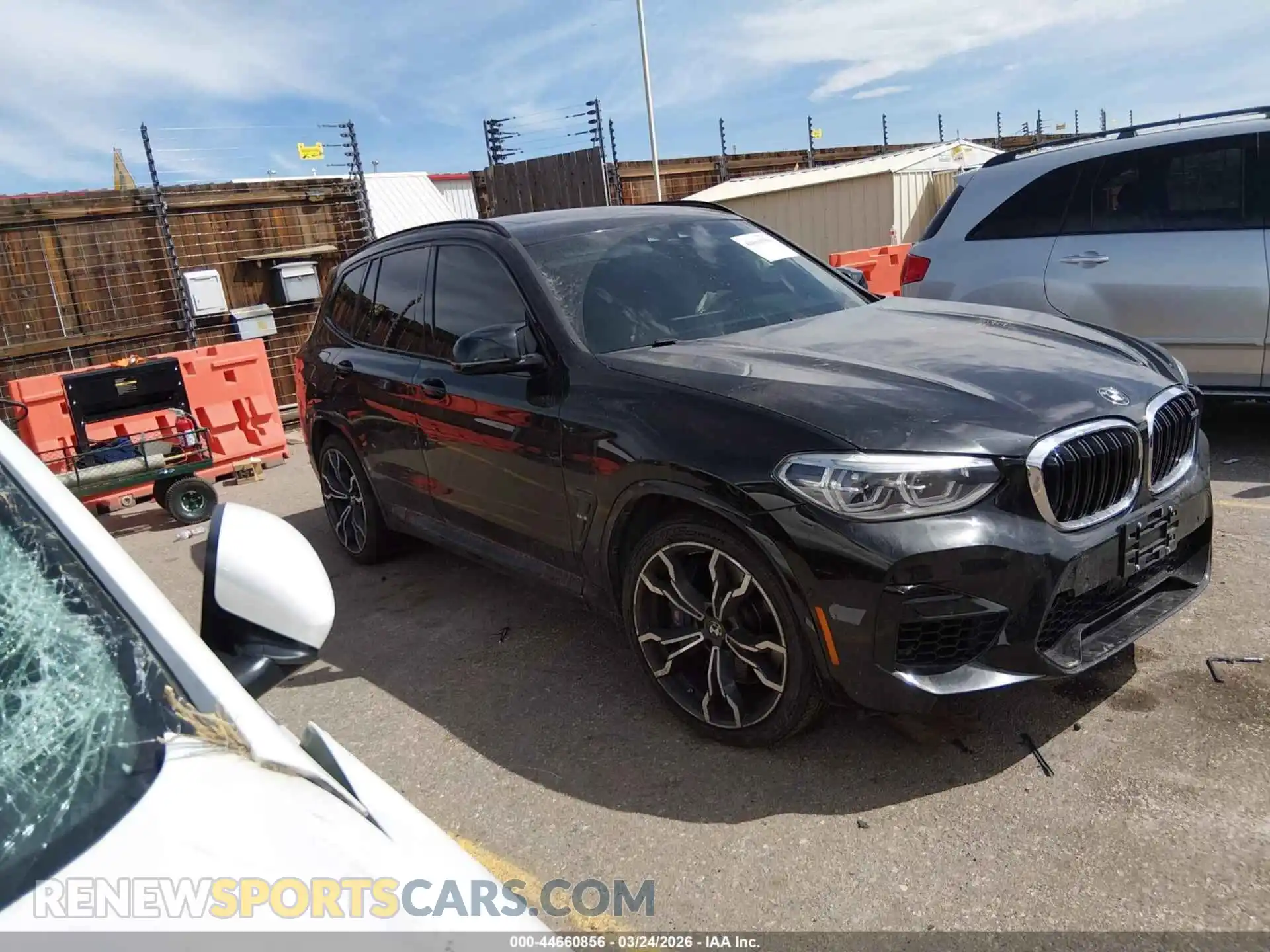 1 Фотография поврежденного автомобиля 5YMTS0C03M9G51671 BMW X3 M 2021