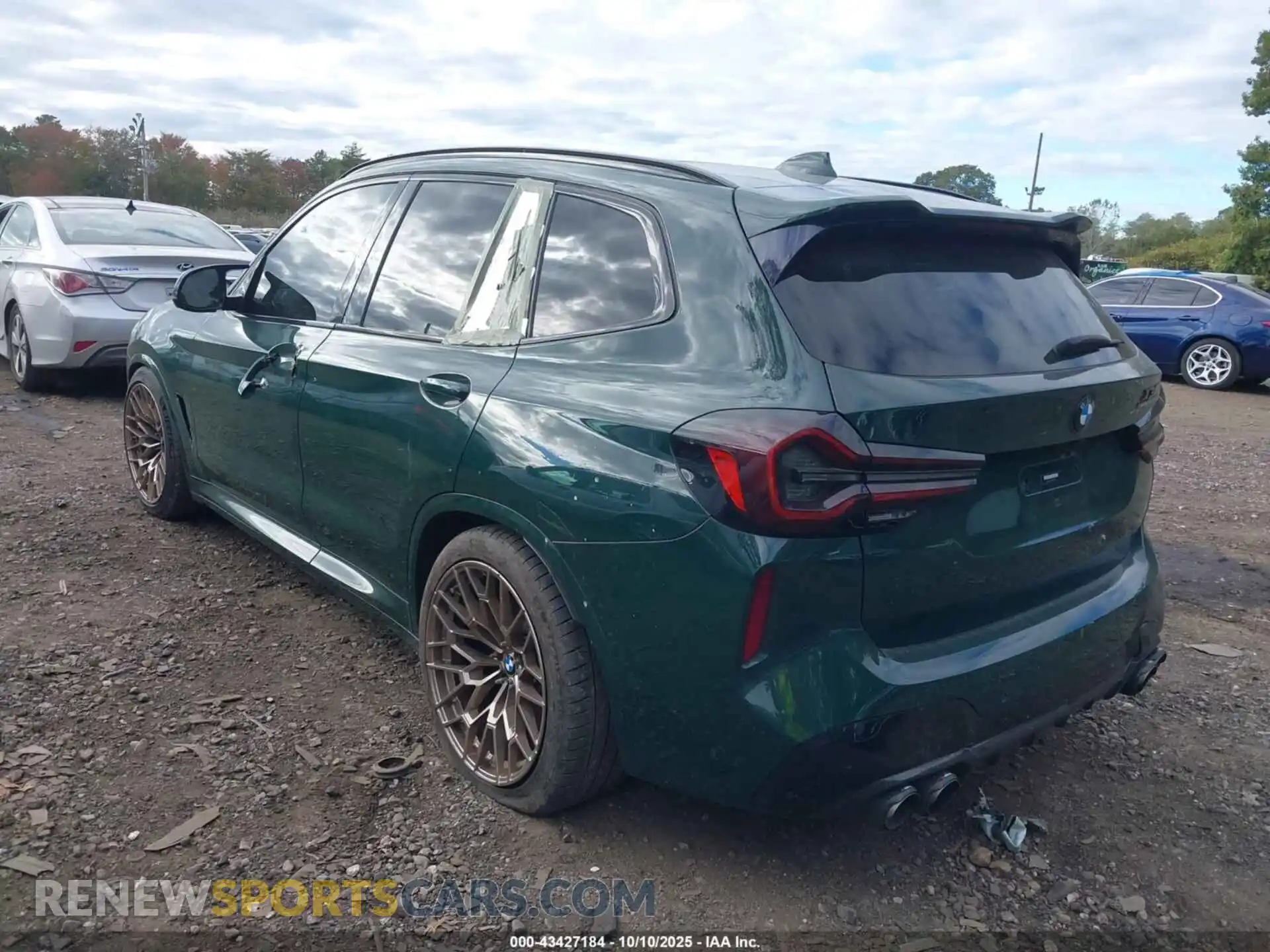 3 Photograph of a damaged car 5YM13EC05N9L14581 BMW X3 M 2022