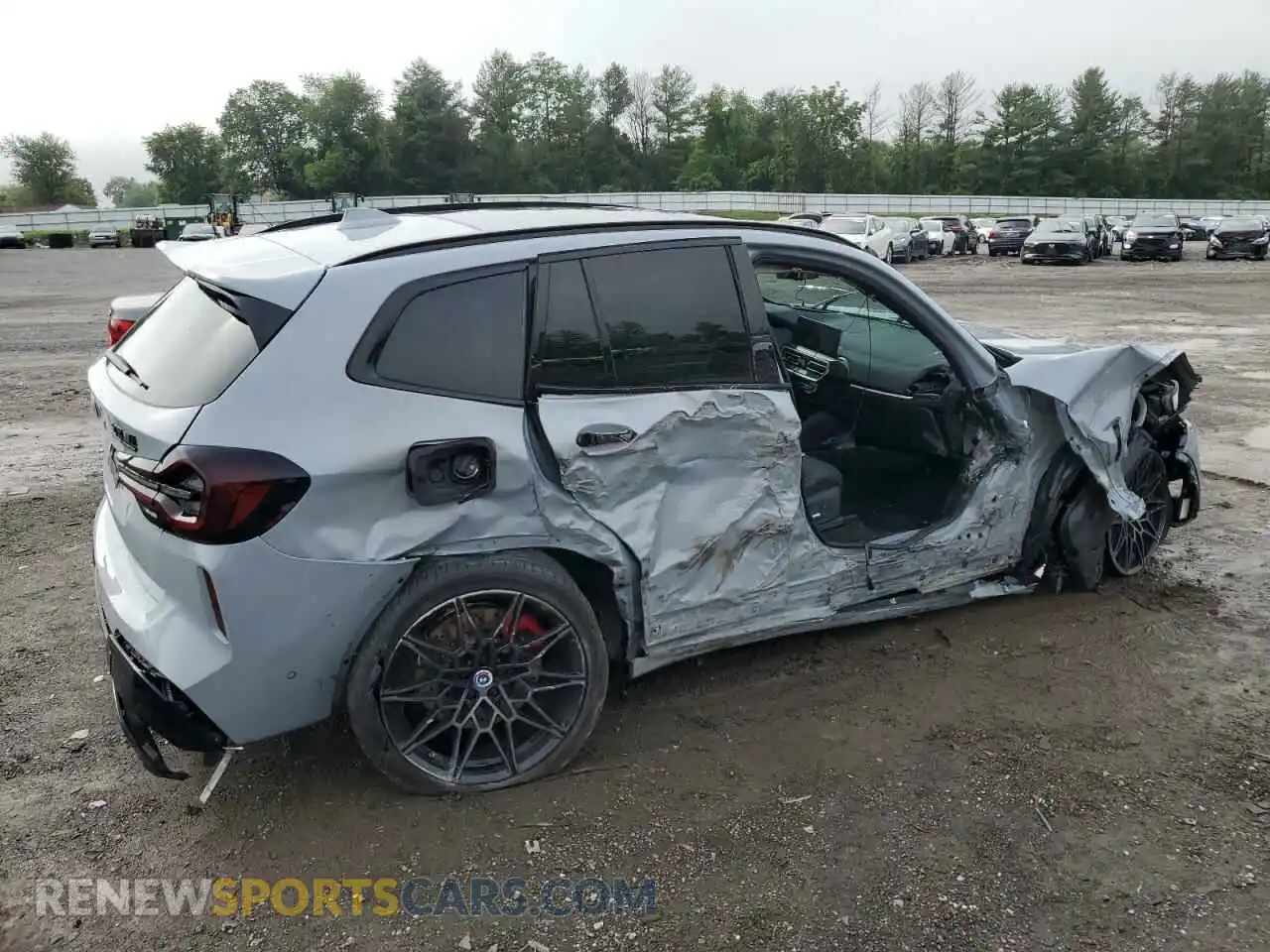 3 Photograph of a damaged car 5YM13EC03P9P74308 BMW X3 M 2023