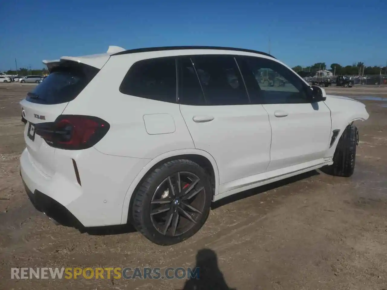 3 Photograph of a damaged car 5YM13EC05R9X09527 BMW X3 M 2024