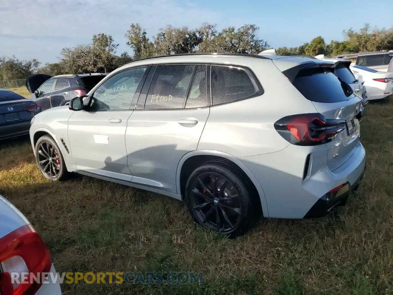 2 Photograph of a damaged car 5UX83DP04P9P70939 BMW X3 M40I 2023
