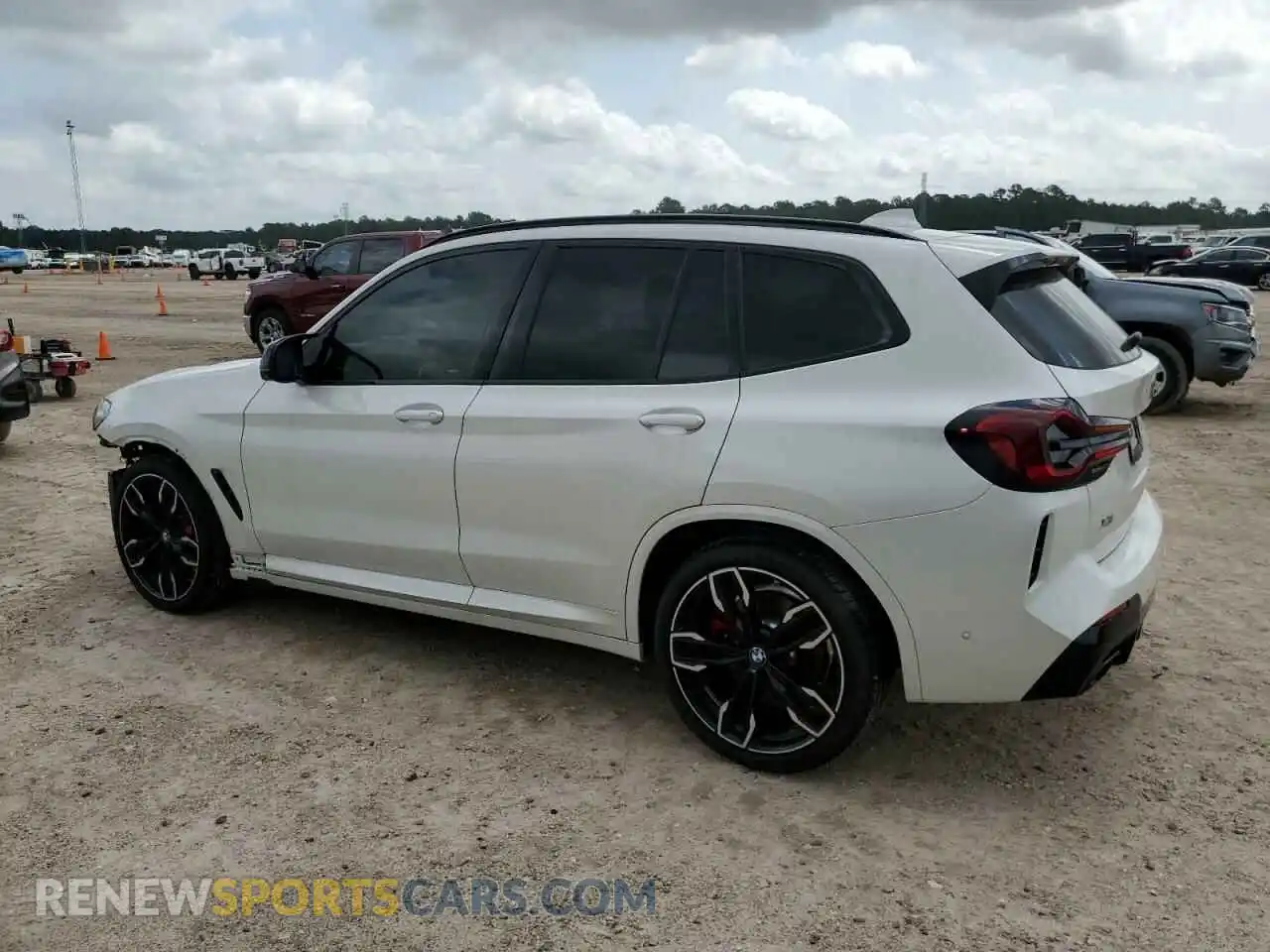 2 Photograph of a damaged car 5UX83DP09P9S79511 BMW X3 M40I 2023