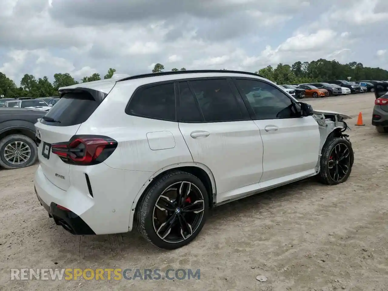 3 Photograph of a damaged car 5UX83DP09P9S79511 BMW X3 M40I 2023