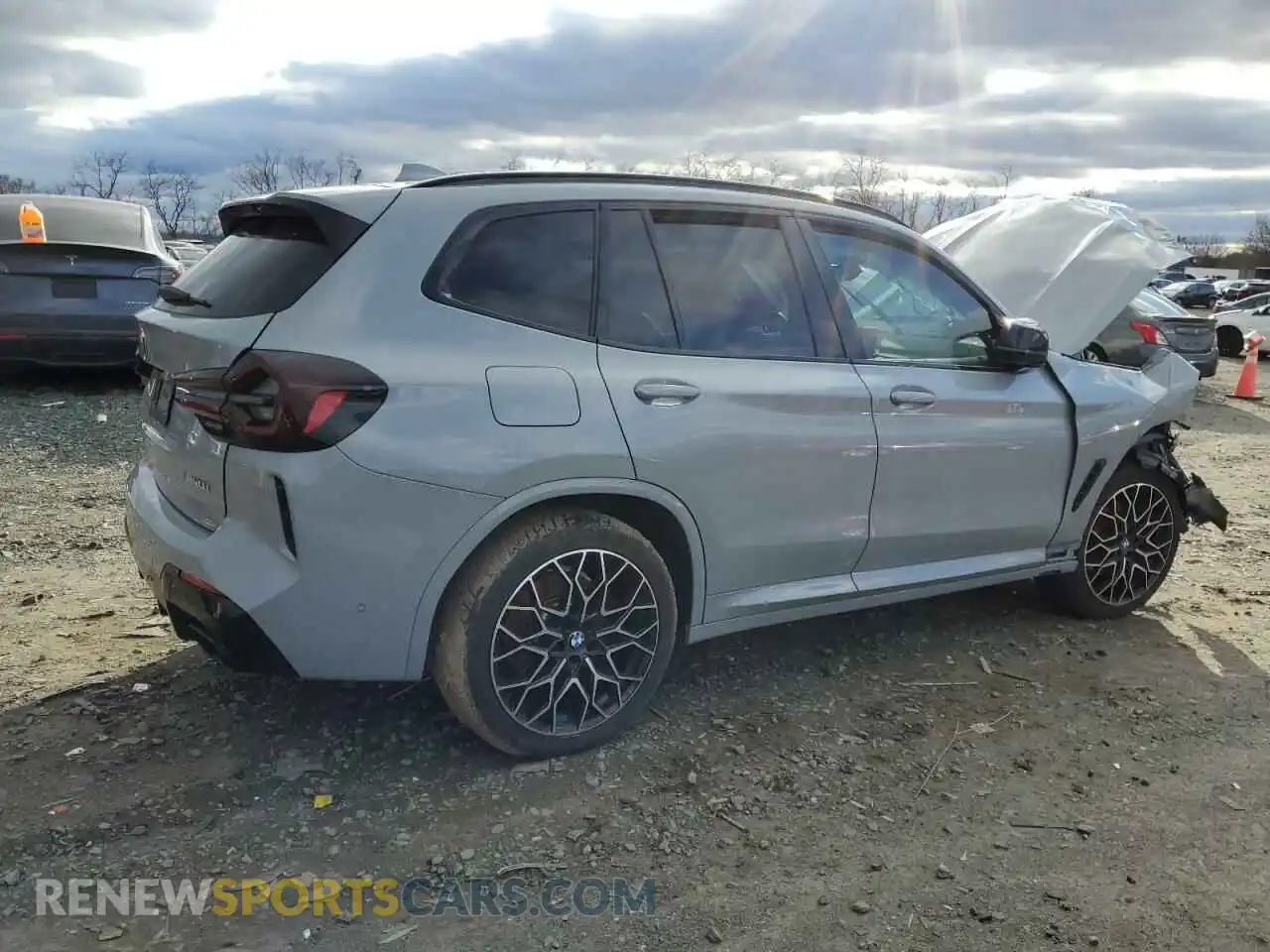 3 Photograph of a damaged car 5UX83DP01R9W43956 BMW X3 M40I 2024