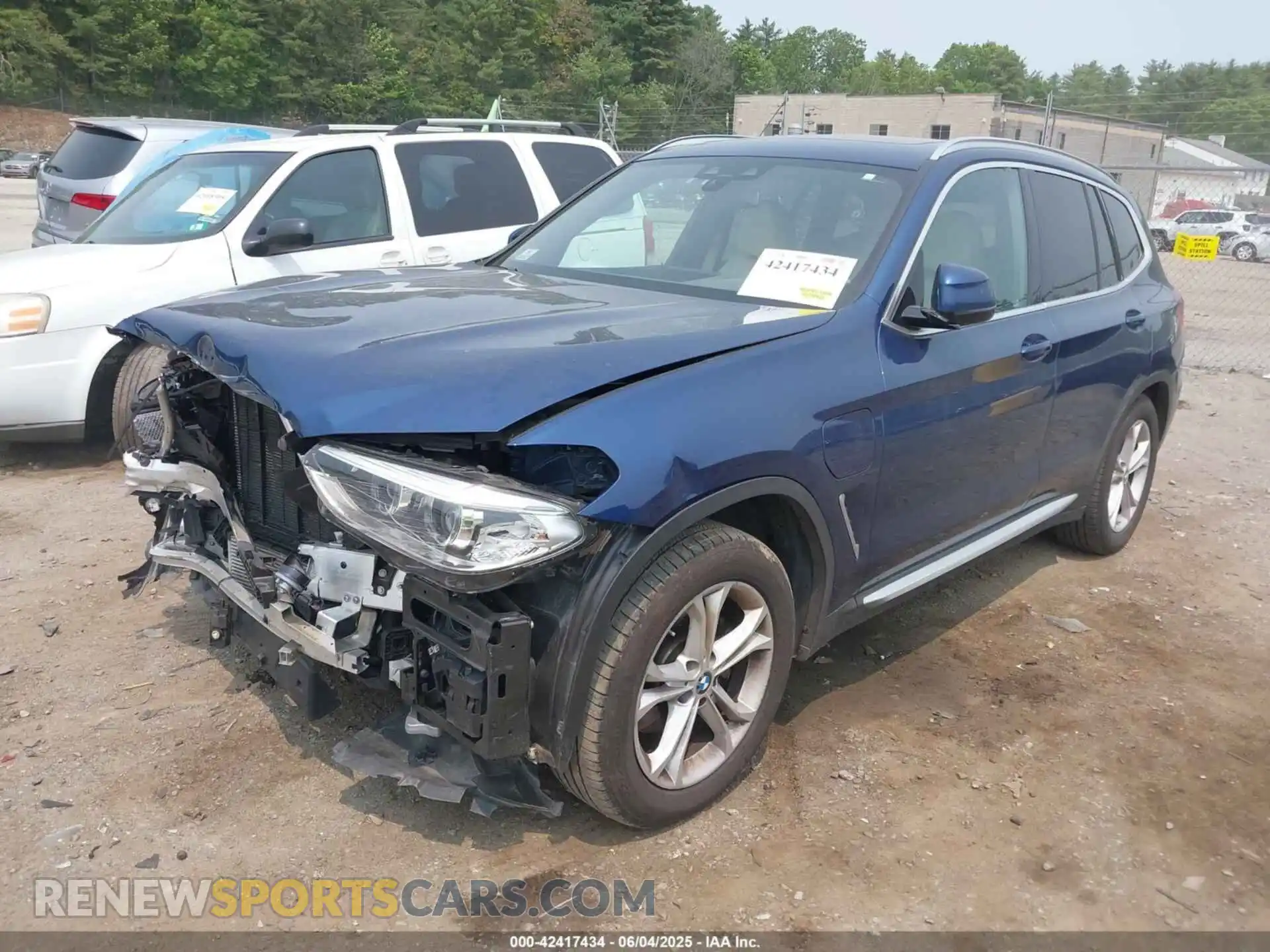2 Photograph of a damaged car 5UXTS1C04M9E30643 BMW X3 PHEV 2021