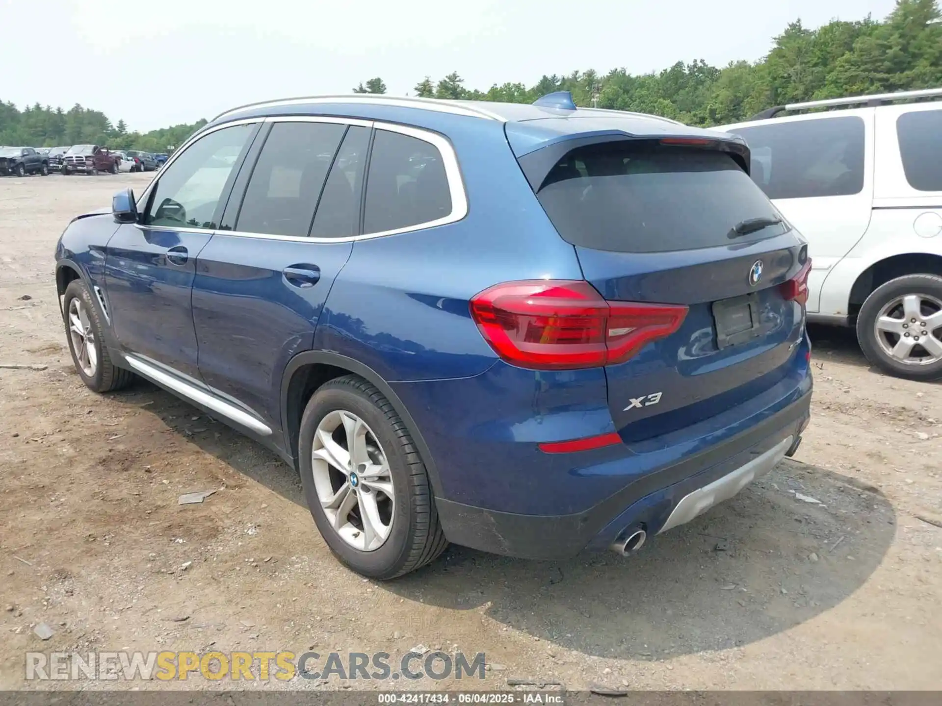 3 Photograph of a damaged car 5UXTS1C04M9E30643 BMW X3 PHEV 2021