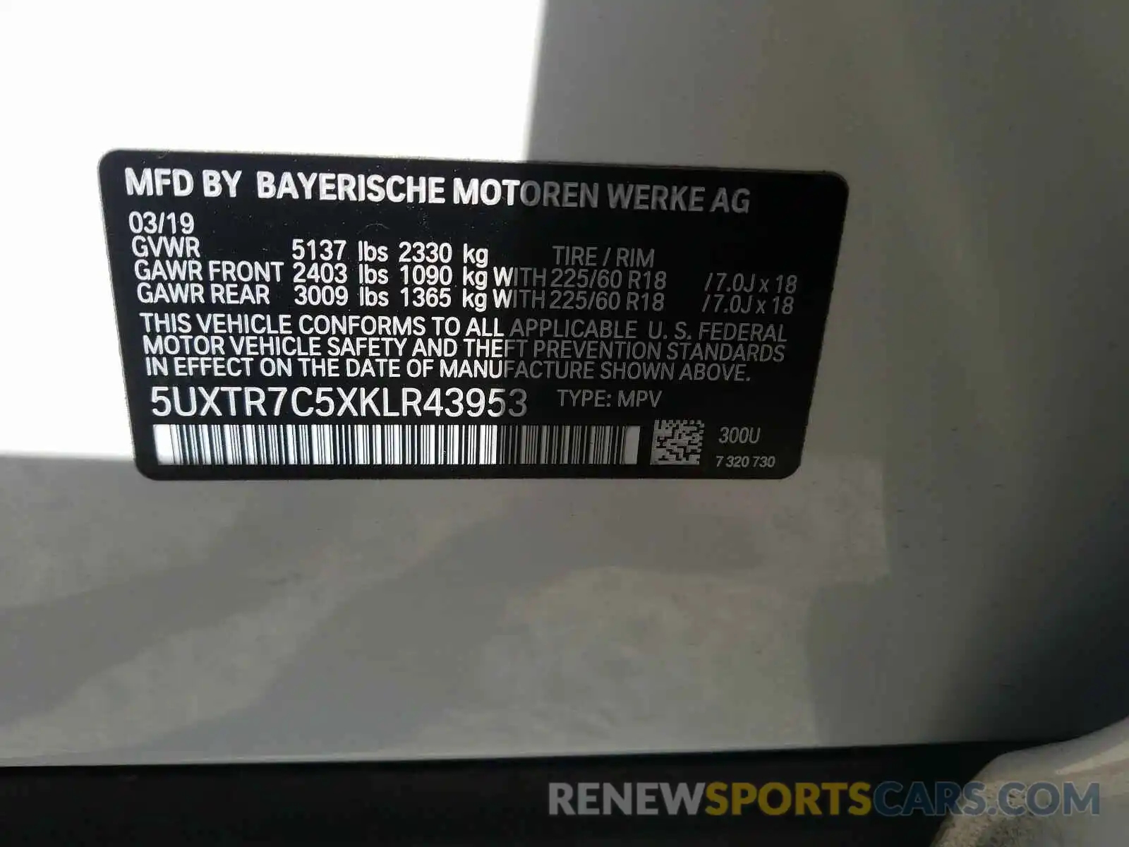 10 Photograph of a damaged car 5UXTR7C5XKLR43953 BMW X3 SDRIVE3 2019