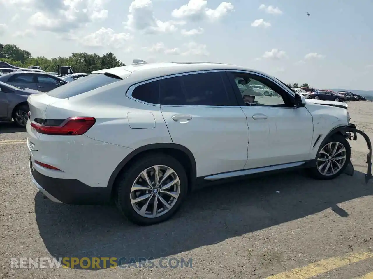 3 Photograph of a damaged car 5UXUJ3C52KLG57232 BMW X4 2019