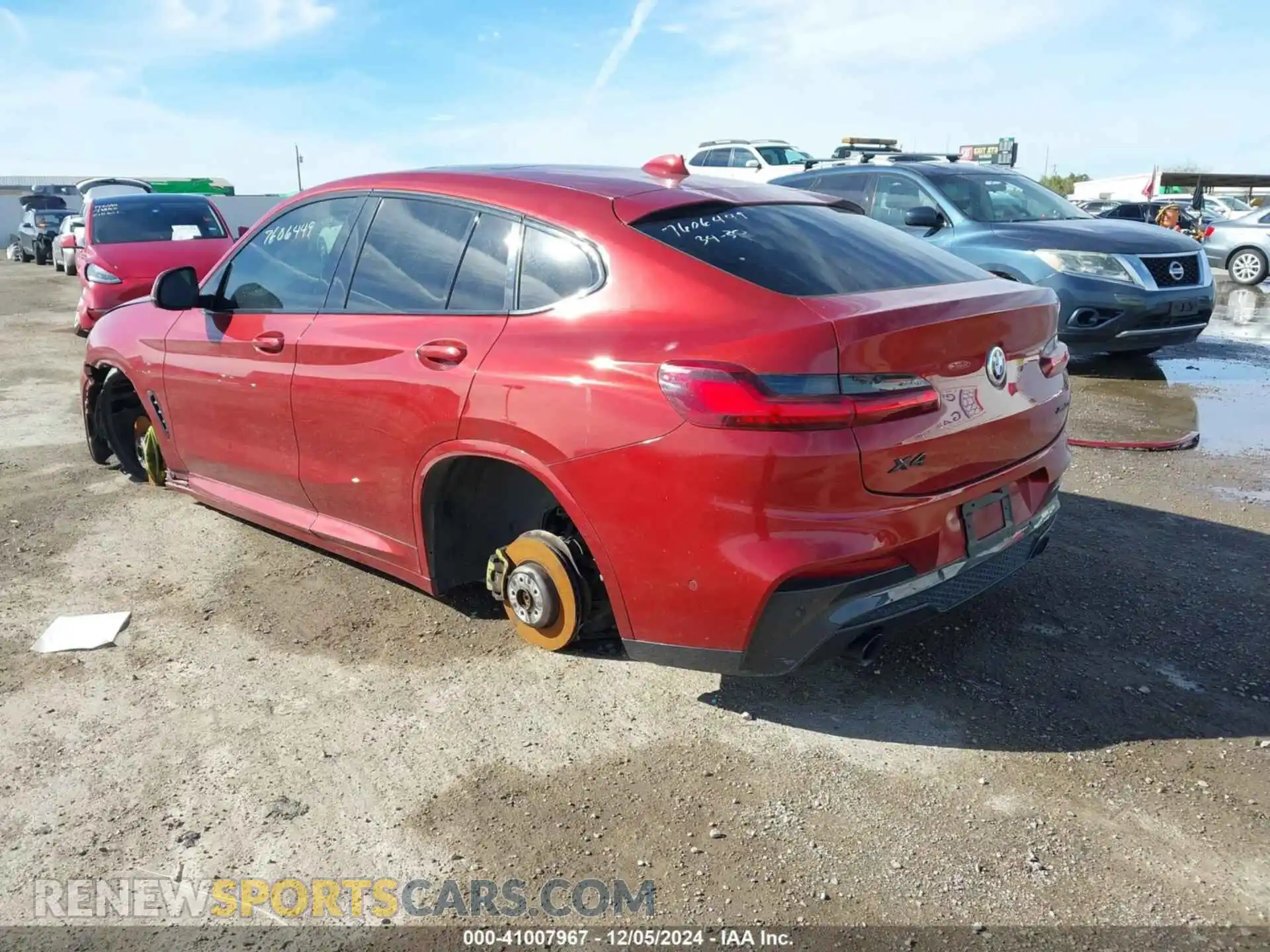 3 Photograph of a damaged car 5UXUJ3C55KLA58616 BMW X4 2019