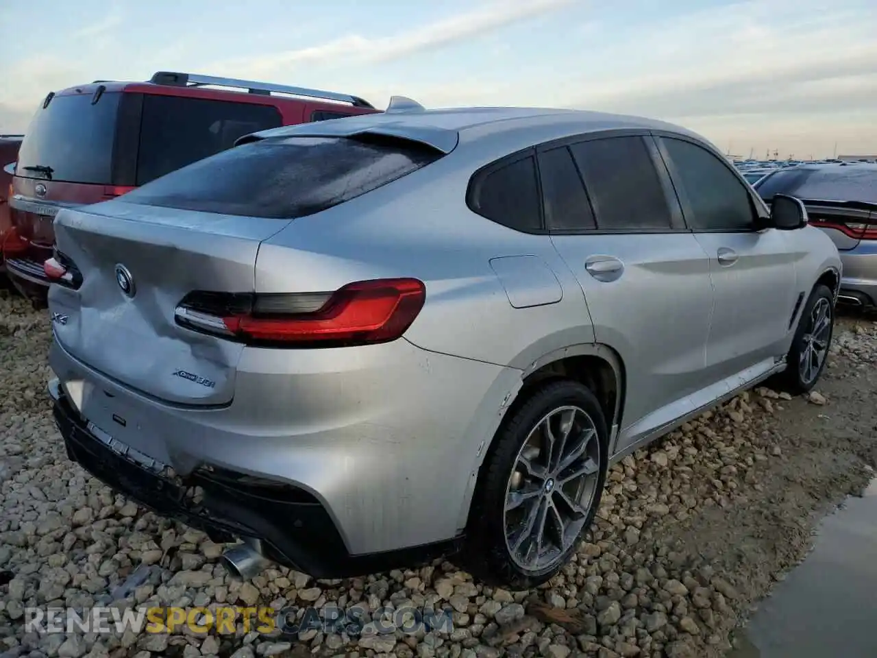 3 Photograph of a damaged car 5UXUJ3C55KLG54504 BMW X4 2019