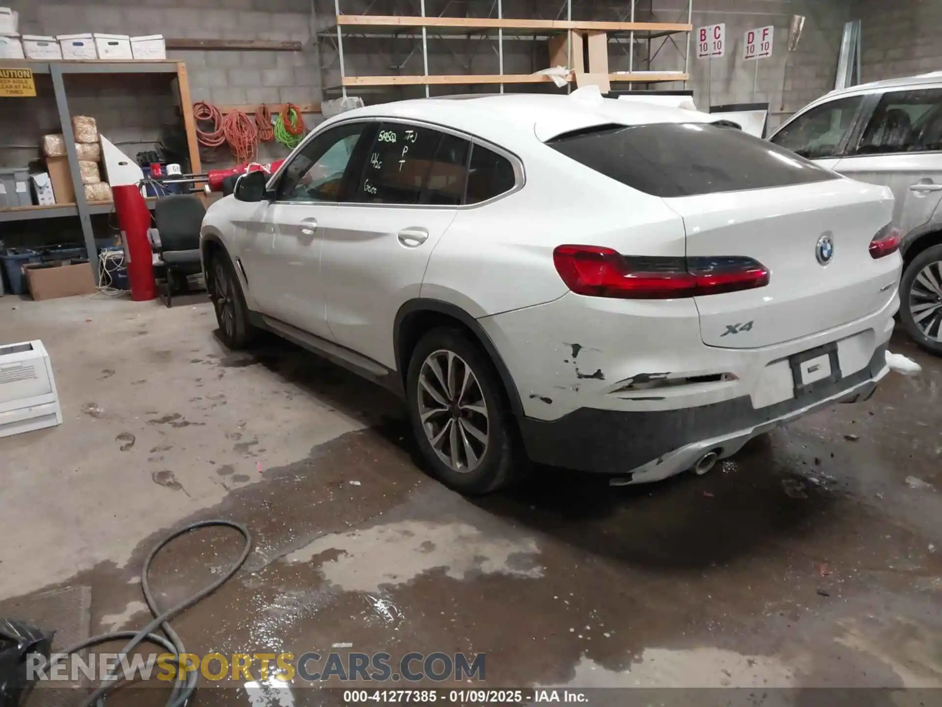 3 Photograph of a damaged car 5UXUJ3C5XKLG57298 BMW X4 2019