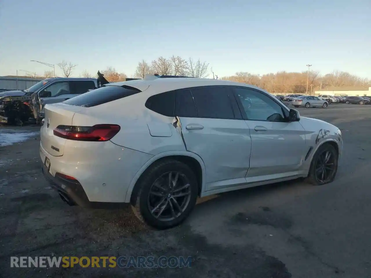 3 Photograph of a damaged car 5UXUJ5C55KLJ64105 BMW X4 2019