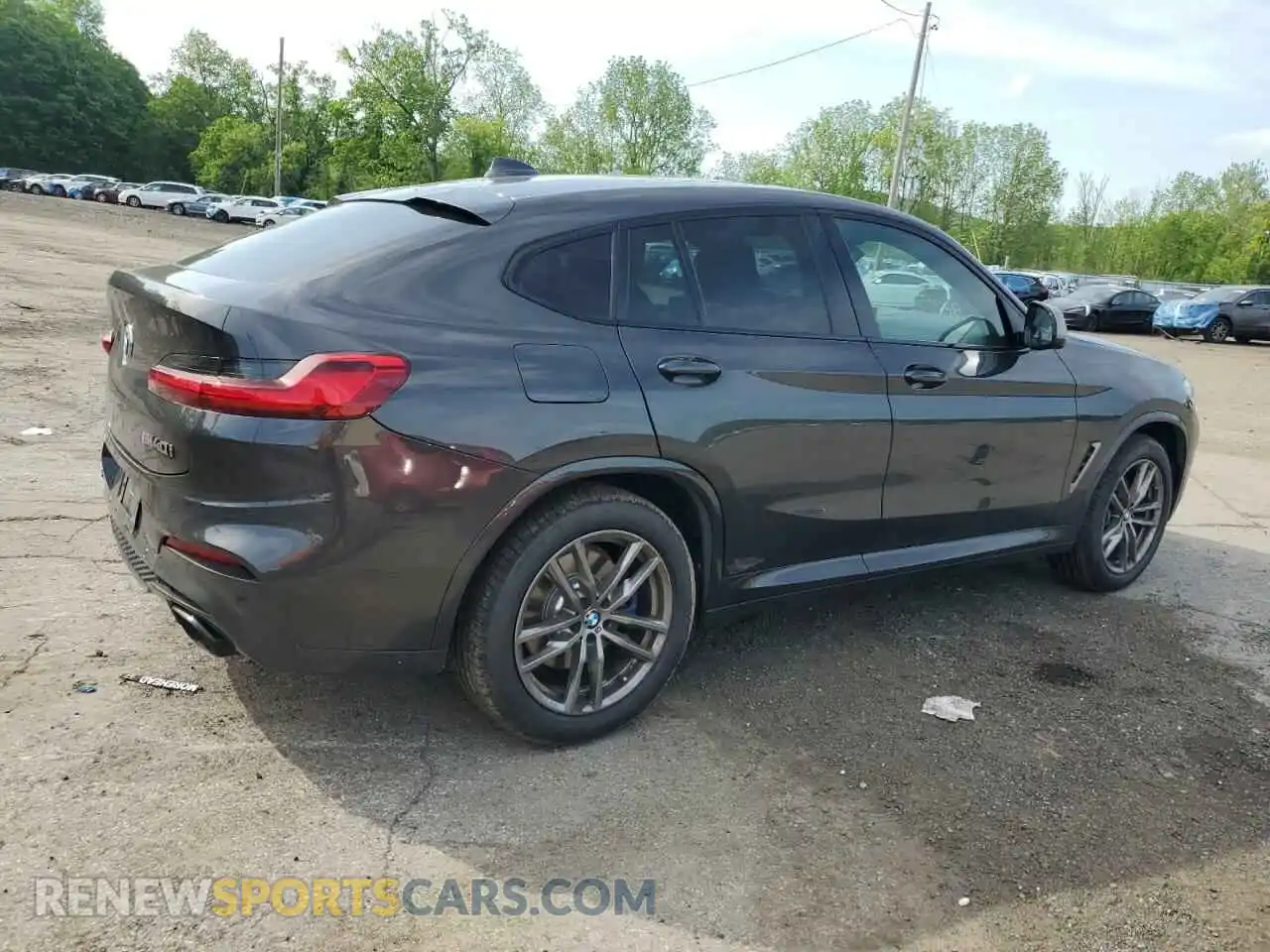 3 Photograph of a damaged car 5UXUJ5C58KLJ64003 BMW X4 2019