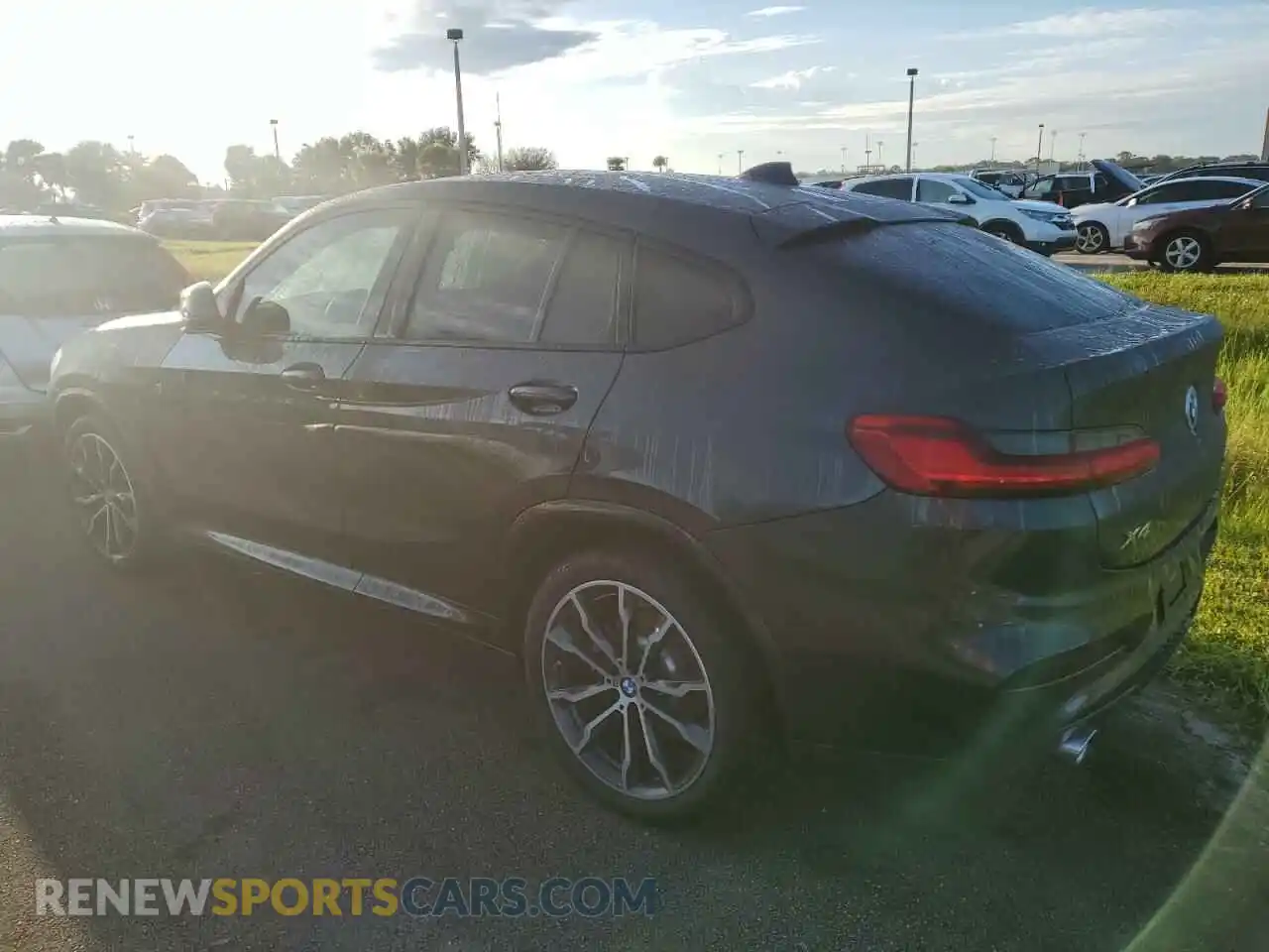 2 Photograph of a damaged car 5UX2V1C00L9D10226 BMW X4 2020