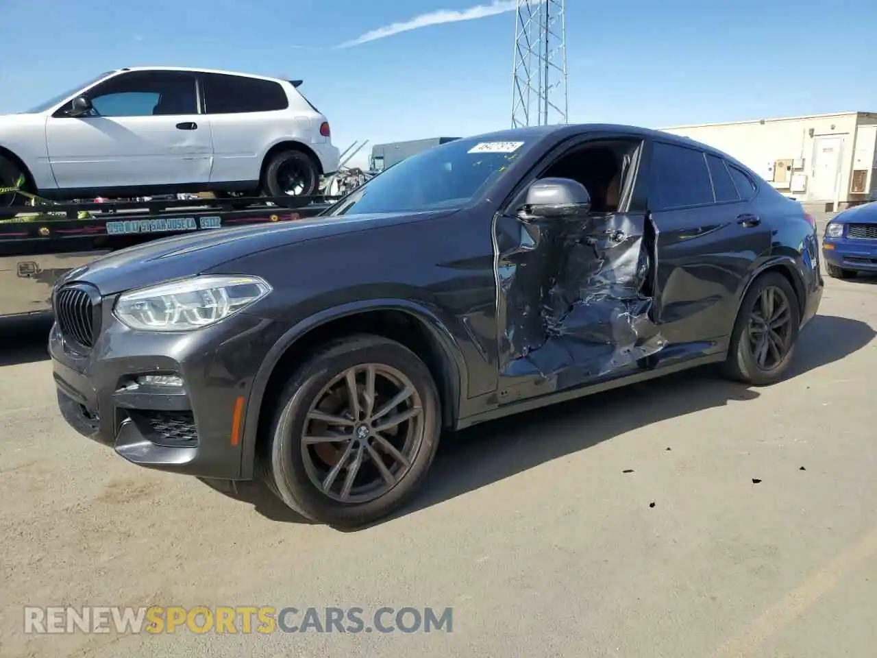 1 Photograph of a damaged car 5UX2V1C04L9C32419 BMW X4 2020