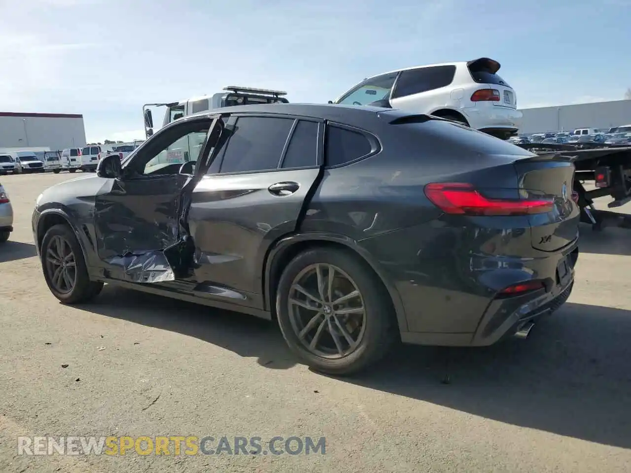 2 Photograph of a damaged car 5UX2V1C04L9C32419 BMW X4 2020