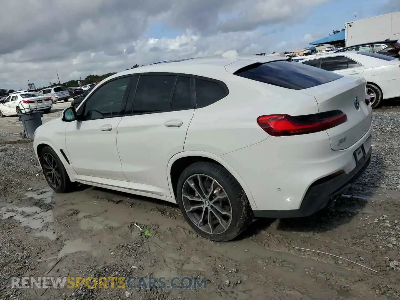 2 Photograph of a damaged car 5UX2V1C04L9C54310 BMW X4 2020