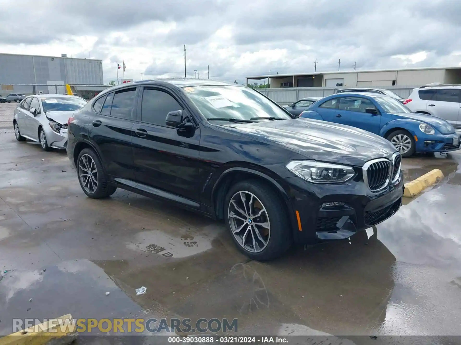 1 Photograph of a damaged car 5UX2V1C04L9C81085 BMW X4 2020