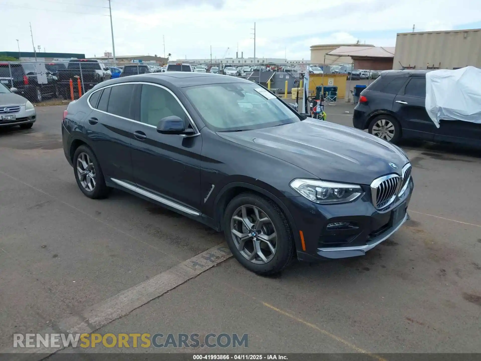 1 Photograph of a damaged car 5UX2V1C04L9D08088 BMW X4 2020