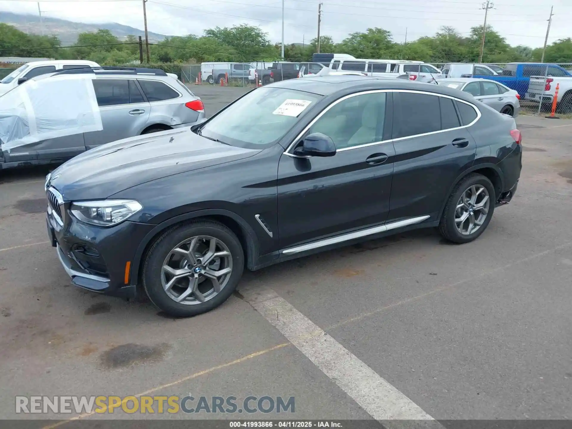 2 Photograph of a damaged car 5UX2V1C04L9D08088 BMW X4 2020