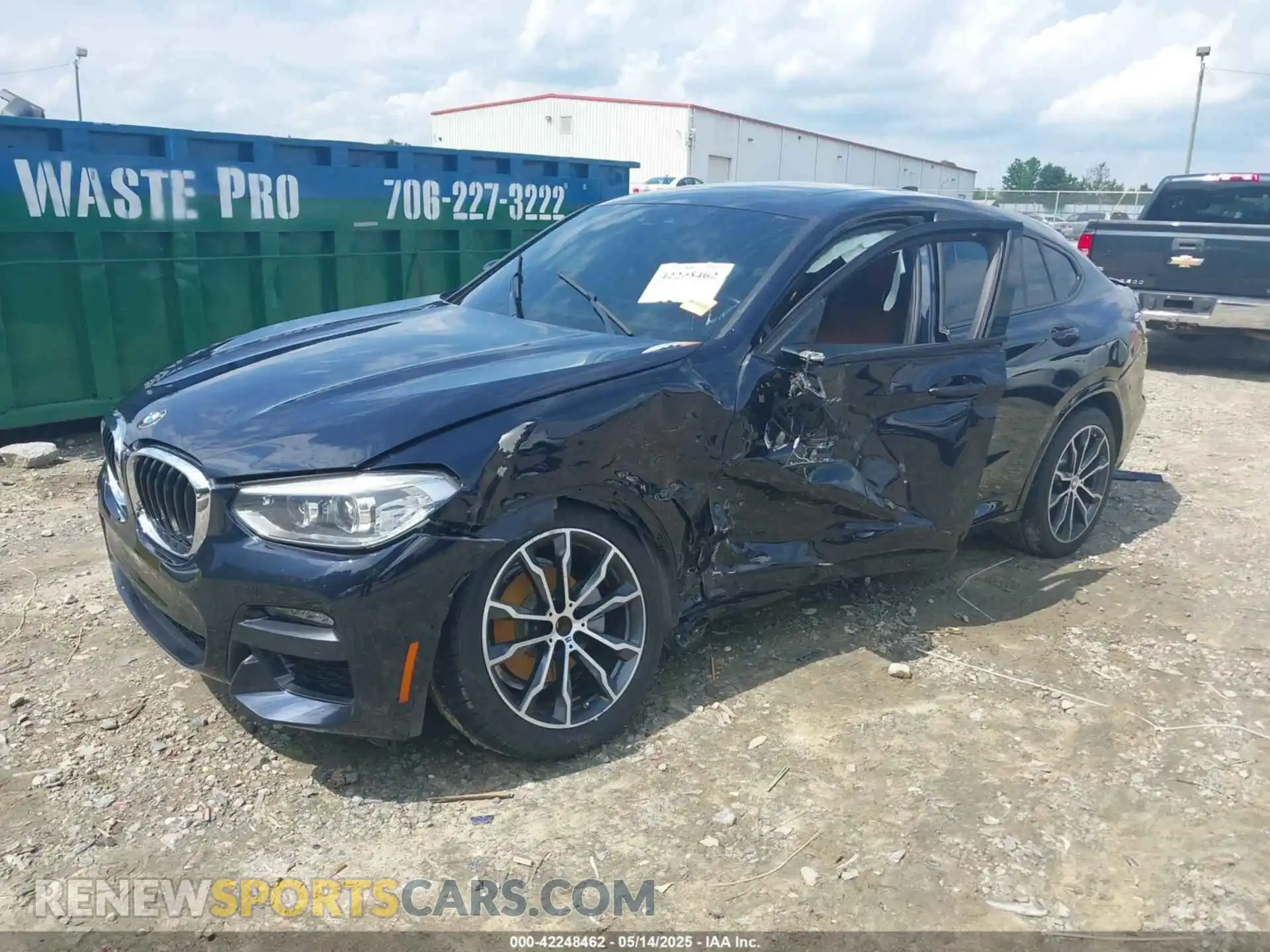 2 Photograph of a damaged car 5UX2V1C04LLE67552 BMW X4 2020
