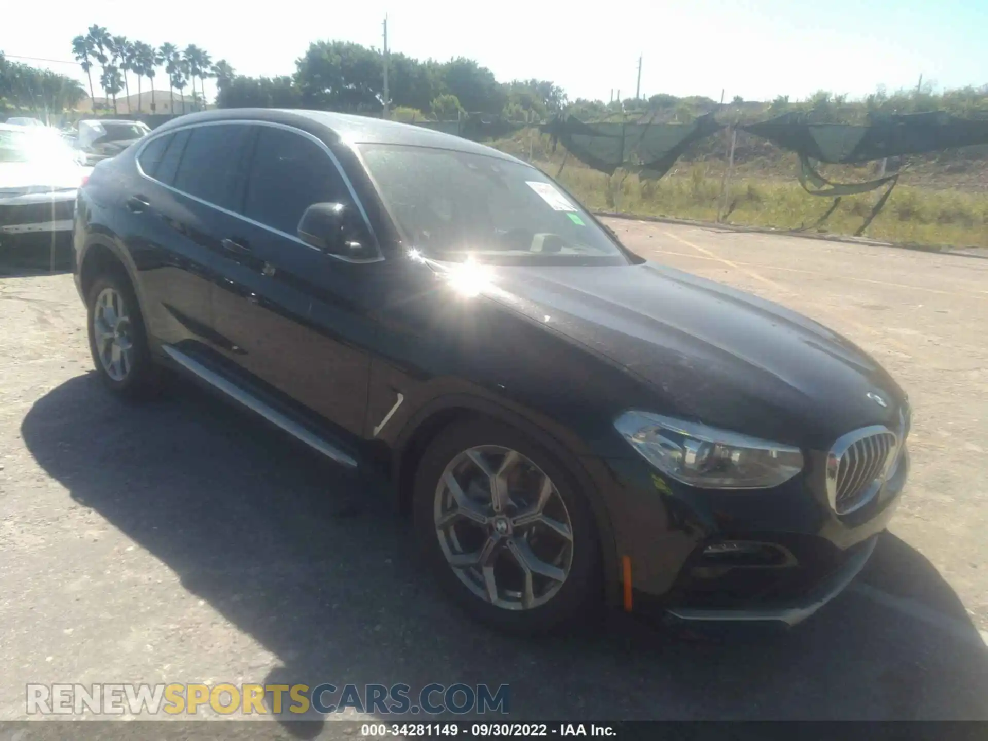 1 Photograph of a damaged car 5UX2V1C05L9B92223 BMW X4 2020