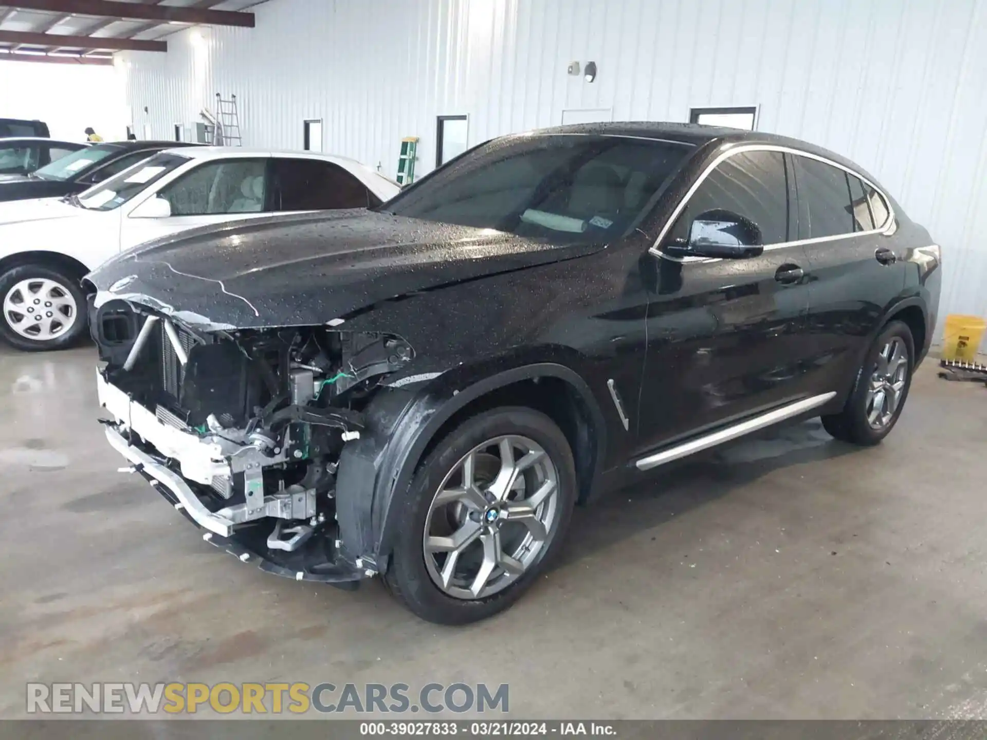 2 Photograph of a damaged car 5UX2V1C06L9C41400 BMW X4 2020