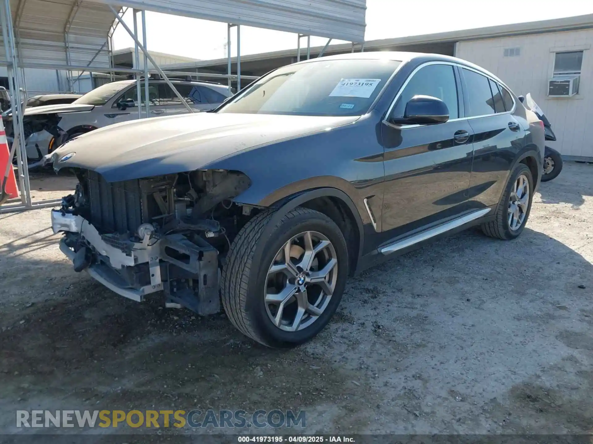 2 Photograph of a damaged car 5UX2V1C08LLZ32525 BMW X4 2020