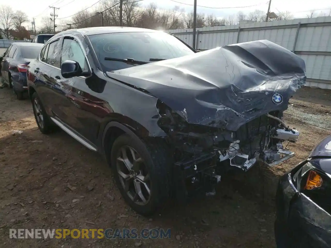 1 Photograph of a damaged car 5UX2V1C09L9B33921 BMW X4 2020