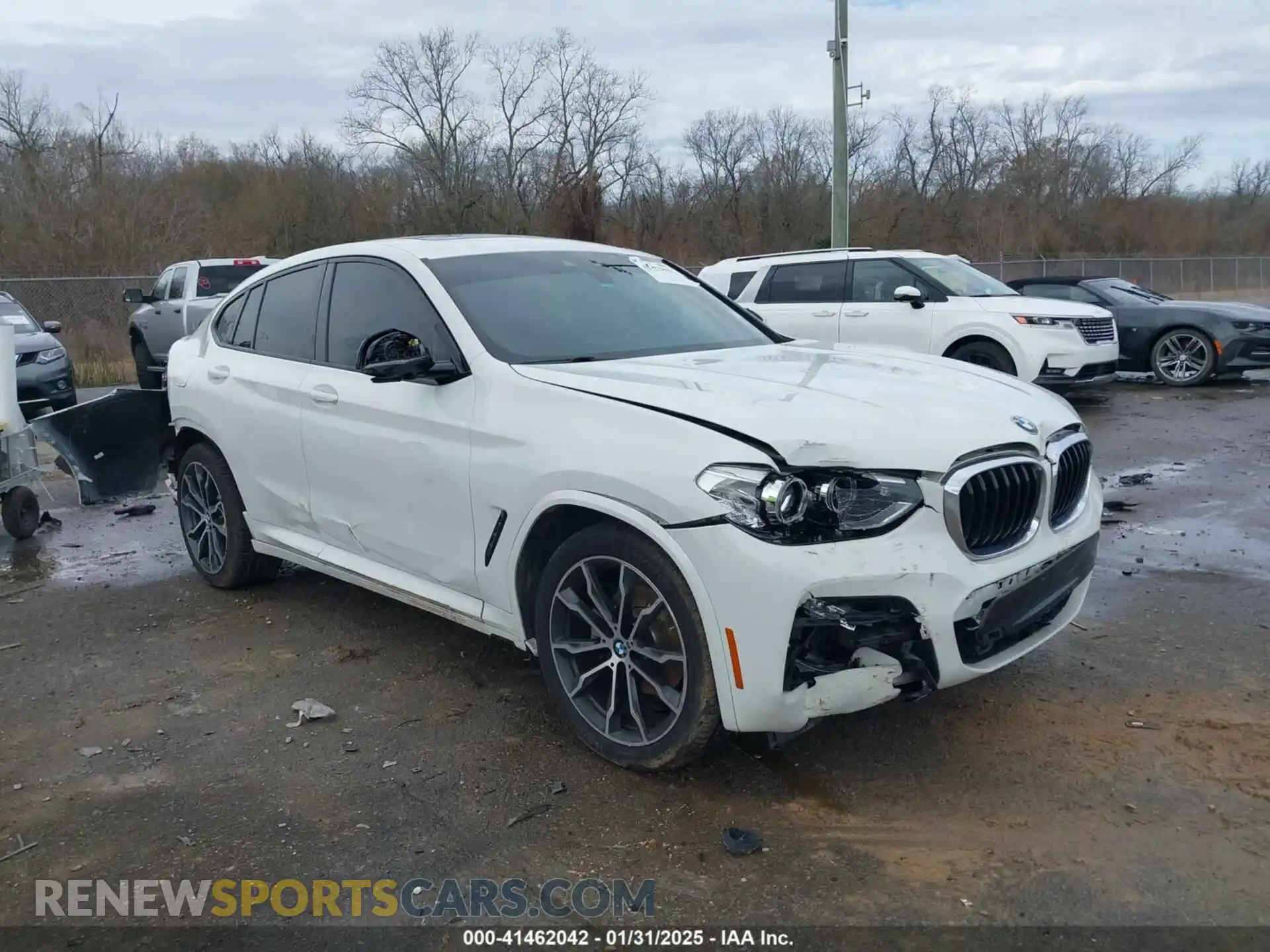 1 Photograph of a damaged car 5UX2V1C09L9B88384 BMW X4 2020