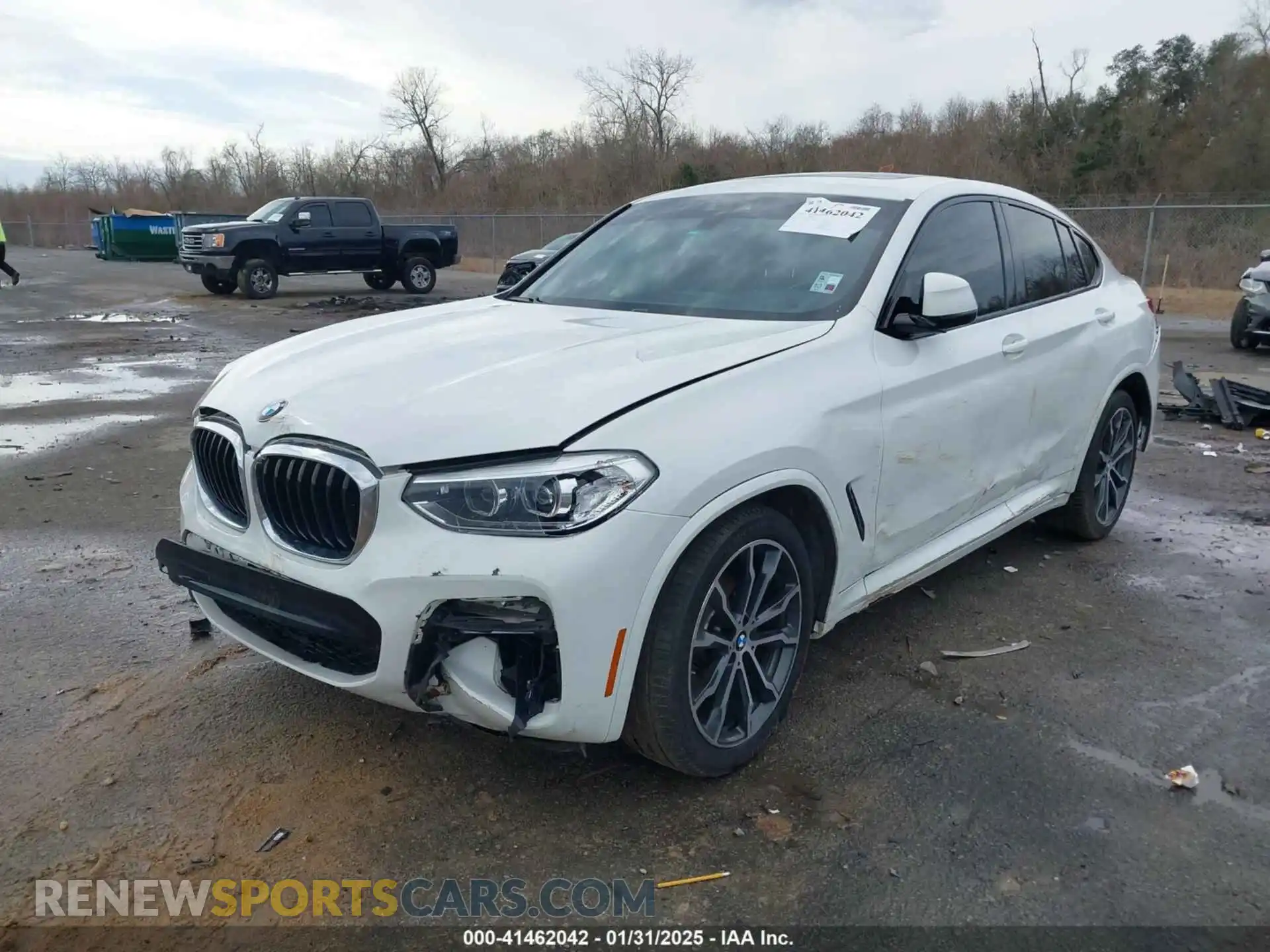 2 Photograph of a damaged car 5UX2V1C09L9B88384 BMW X4 2020
