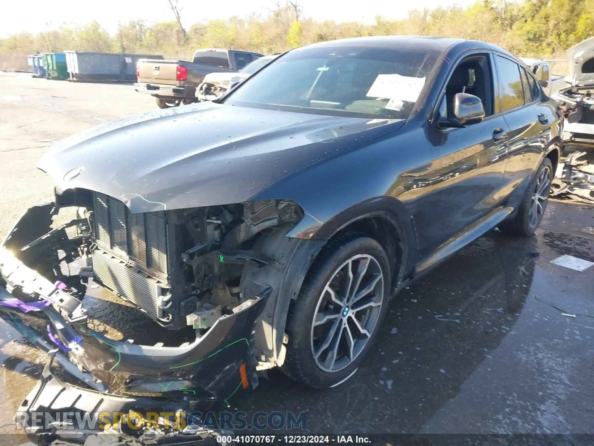 2 Photograph of a damaged car 5UX2V1C09L9C20606 BMW X4 2020