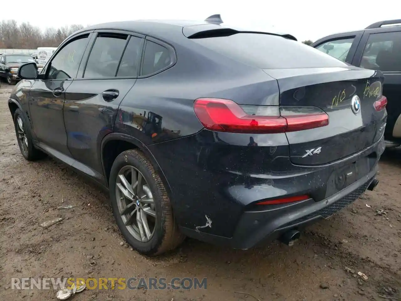 3 Photograph of a damaged car 5UX2V1C09L9C53279 BMW X4 2020