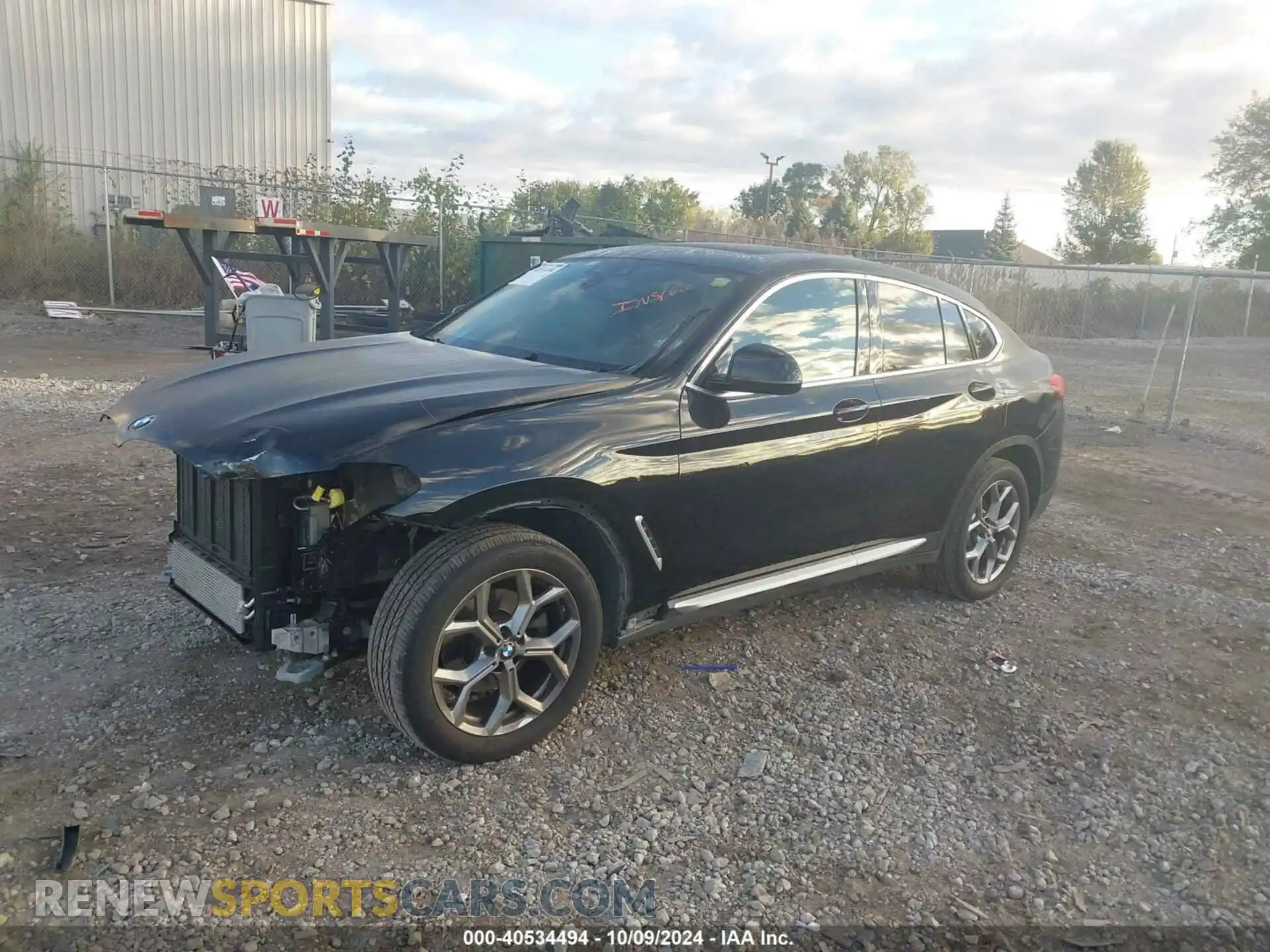 2 Photograph of a damaged car 5UX2V1C09L9C59213 BMW X4 2020