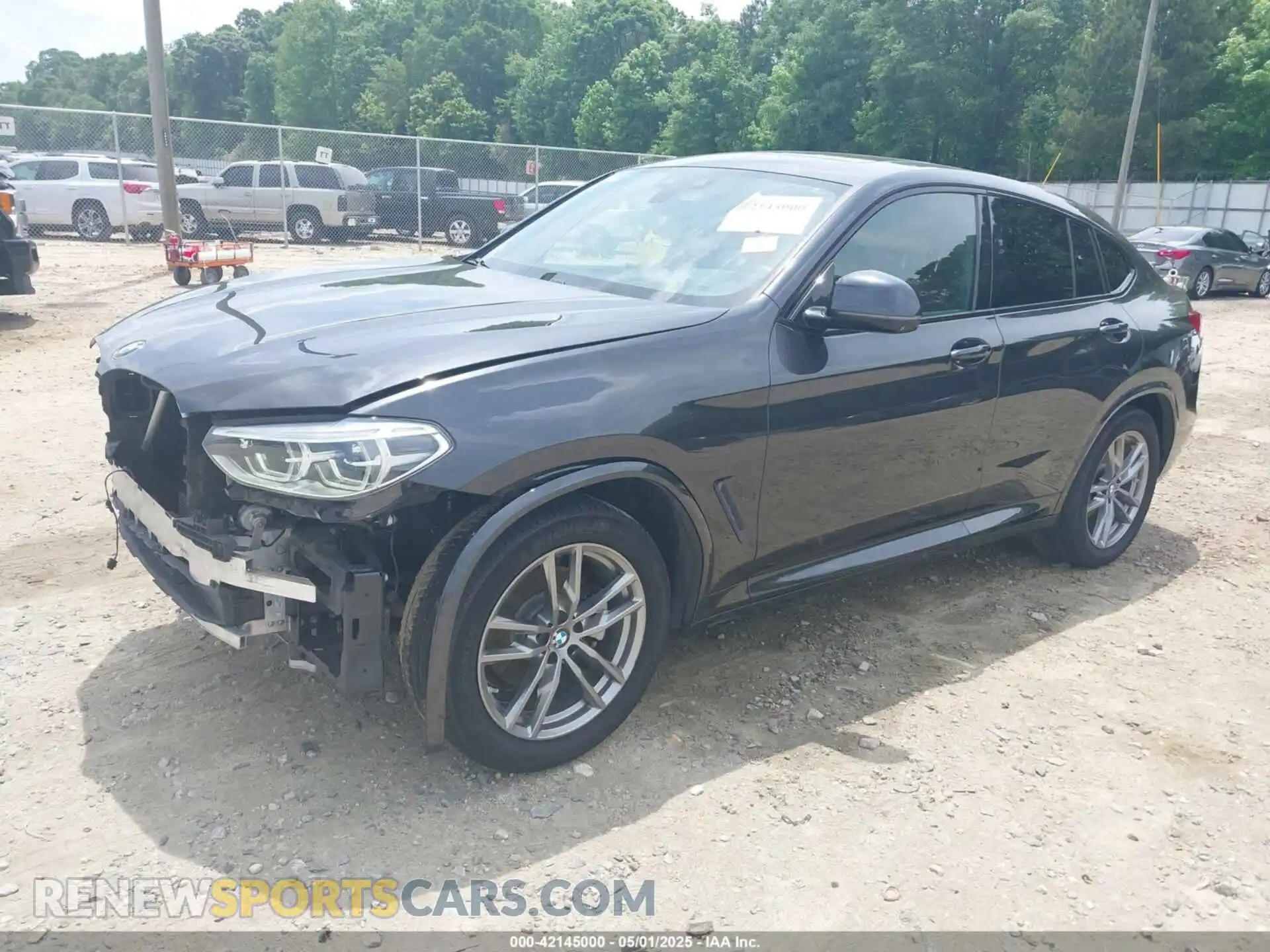 2 Photograph of a damaged car 5UX2V1C09LLE68082 BMW X4 2020