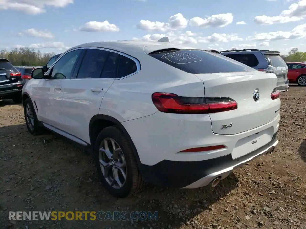 3 Photograph of a damaged car 5UX2V1C0XL9B39114 BMW X4 2020