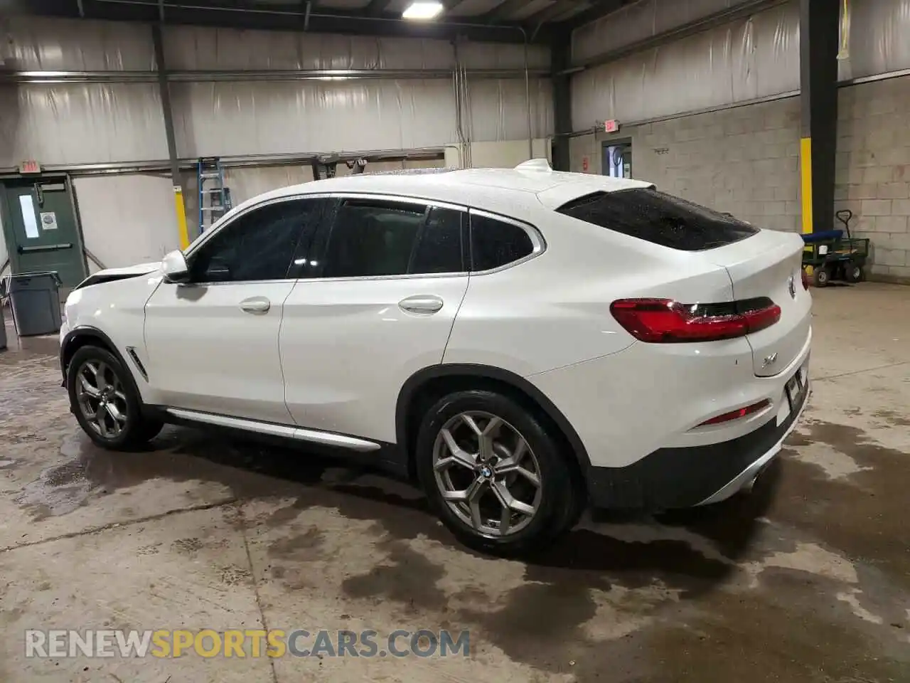 2 Photograph of a damaged car 5UX2V1C0XLLZ32784 BMW X4 2020