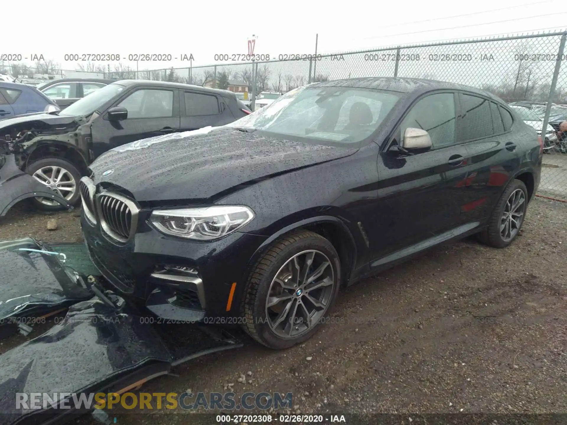 2 Photograph of a damaged car 5UX2V5C00LLE69211 BMW X4 2020