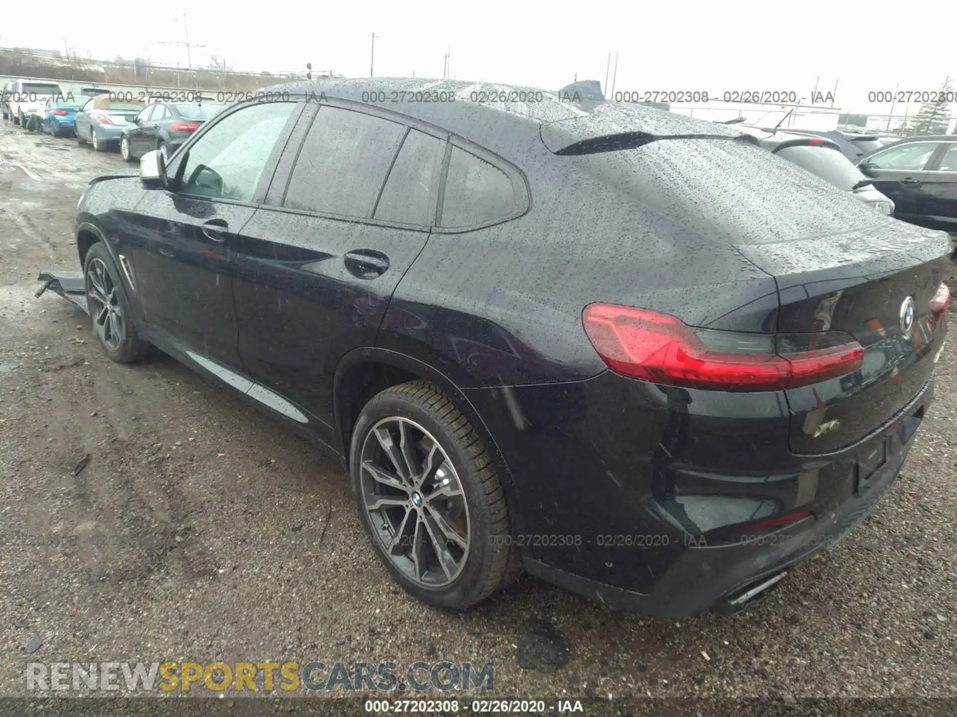 3 Photograph of a damaged car 5UX2V5C00LLE69211 BMW X4 2020