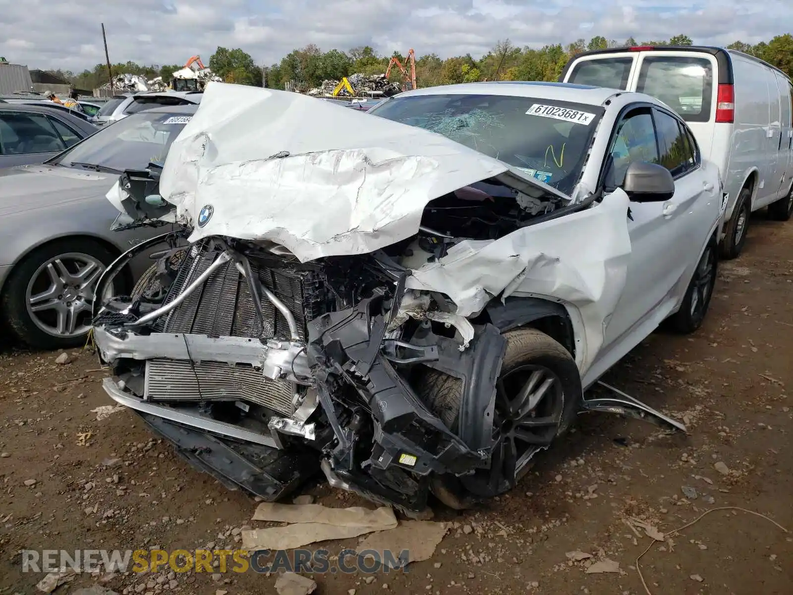 2 Photograph of a damaged car 5UX2V5C01L9B47495 BMW X4 2020