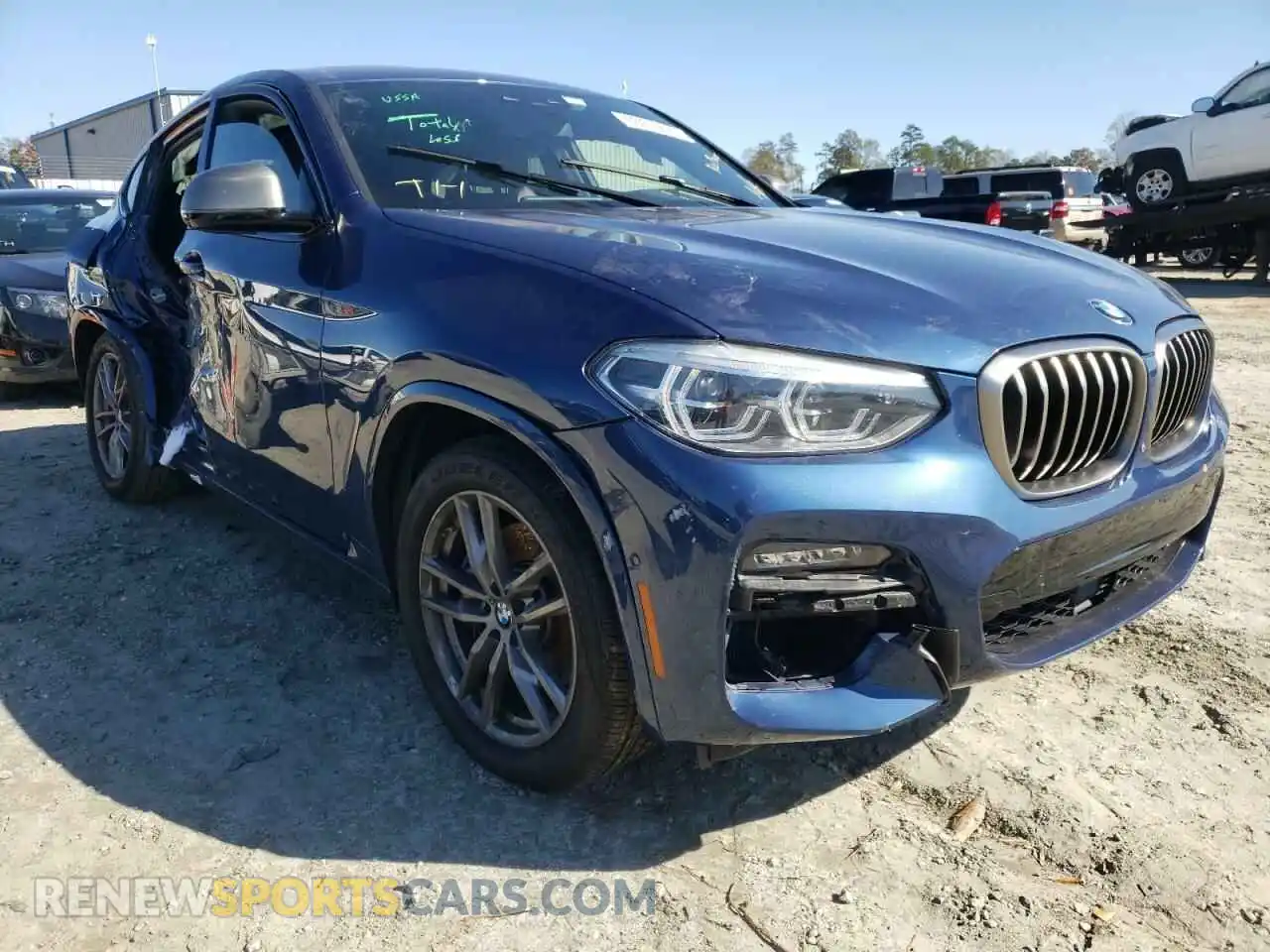 1 Photograph of a damaged car 5UX2V5C04L9D35055 BMW X4 2020