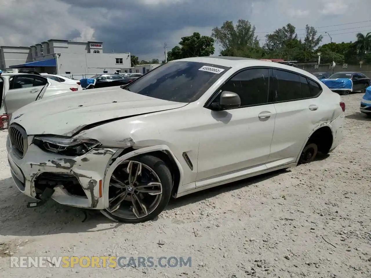 1 Photograph of a damaged car 5UX2V5C07L9B55214 BMW X4 2020