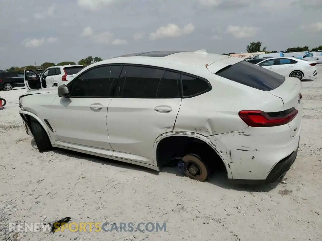 2 Photograph of a damaged car 5UX2V5C07L9B55214 BMW X4 2020