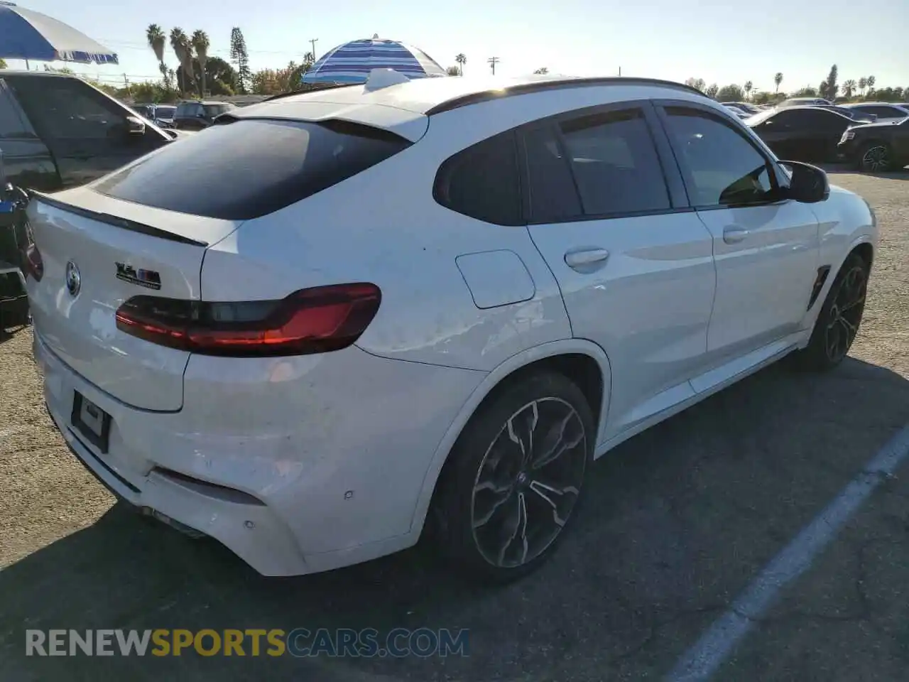 3 Photograph of a damaged car 5YMUJ0C01L9C90351 BMW X4 2020