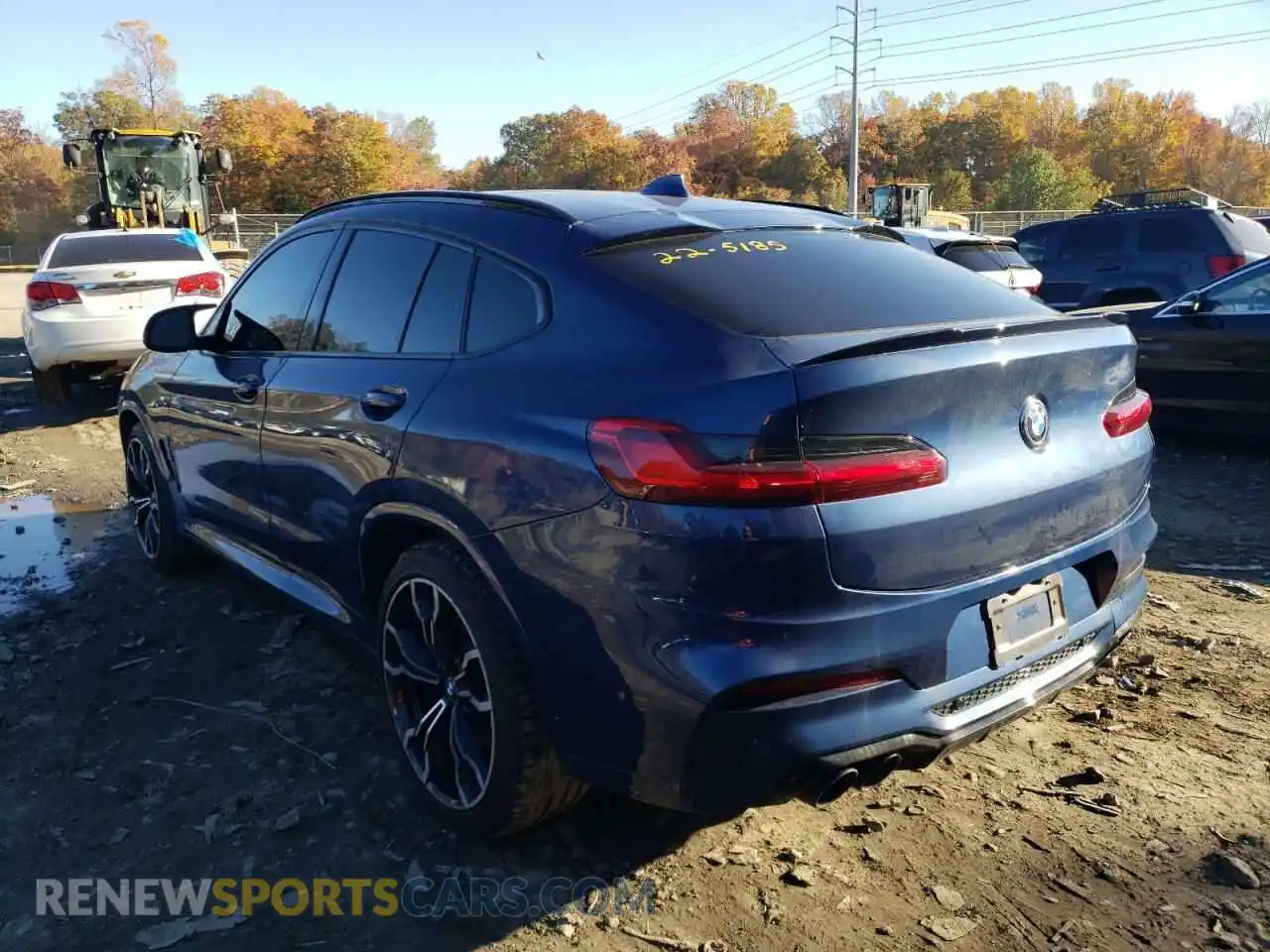3 Photograph of a damaged car 5YMUJ0C08LLU67171 BMW X4 2020