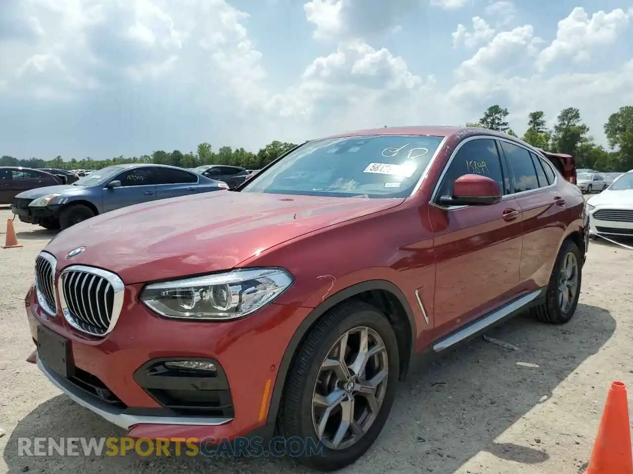 2 Photograph of a damaged car 5UX2V1C02M9E37156 BMW X4 2021